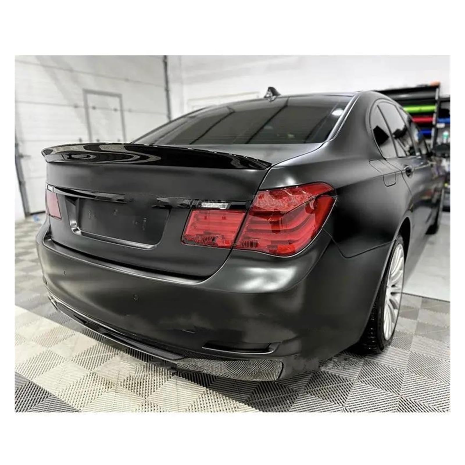 軽量型☆BMW F01 F02 F04 カーボン リアトランクスポイラー 軽量型☆BMW F01 F02 F04 カーボン リアトランクスポイラー